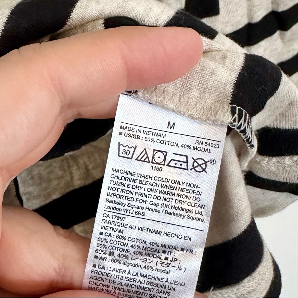 GAP Favorite Black and Gray Boatneck Striped Long Sleeve Tee - Size: Medium - Picture 3 of 5